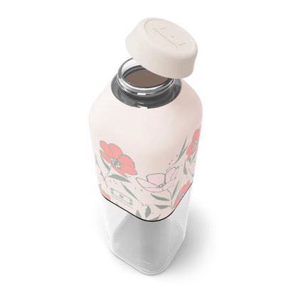 MB Positive M graphic Bloom